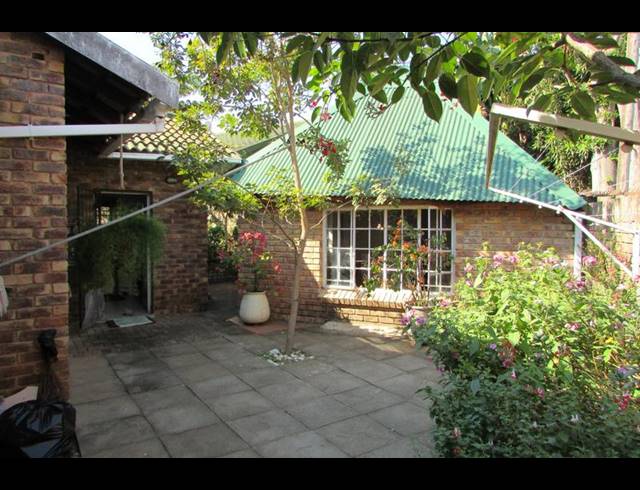3 BEDROOM HOUSE FOR SALE IN KINGSVIEW EXT 1
